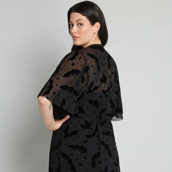 Modcloth Dramatic Depths Velvet Dress with Bat Mesh Overlay - NWT- Small - Picture 4 of 12